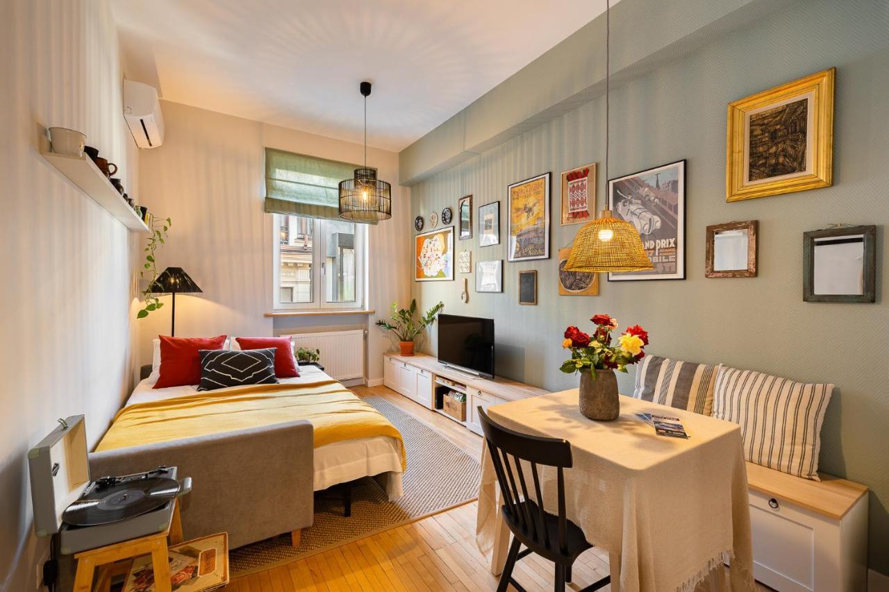 Bohemian Apartment In Old Town - Self Check-In Bucharest Exterior photo