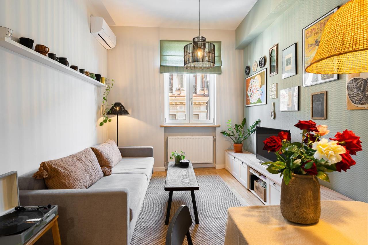 Bohemian Apartment In Old Town - Self Check-In Bucharest Exterior photo